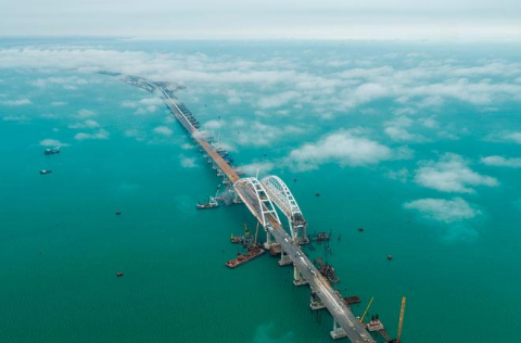 «Мост  же  построили»:  Люди  в  соцсетях  хотят  космодром  в  Крыму